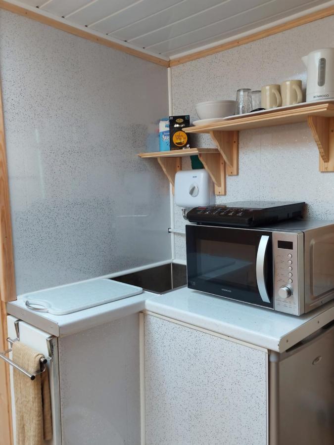 Pretty Studio With A Private Terrace Лондон Екстер'єр фото