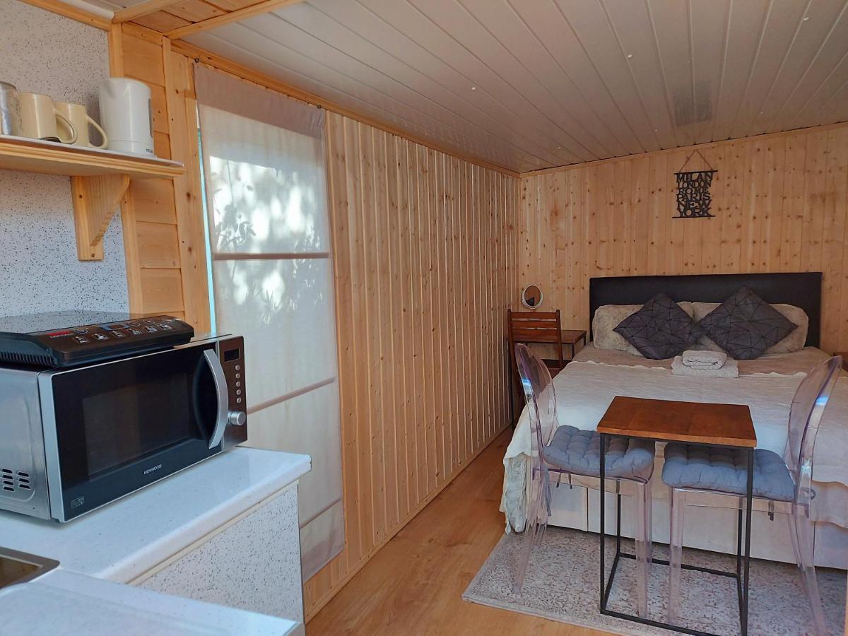 Pretty Studio With A Private Terrace Лондон Екстер'єр фото